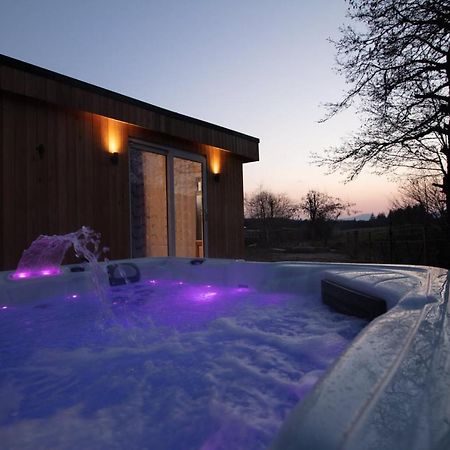 Allt Mor Rentals - Chalet With Hot Tub, And Studio Apartment No Hot Tub Roybridge Extérieur photo