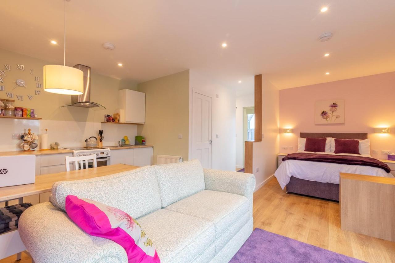 Allt Mor Rentals - Chalet With Hot Tub, And Studio Apartment No Hot Tub Roybridge Extérieur photo