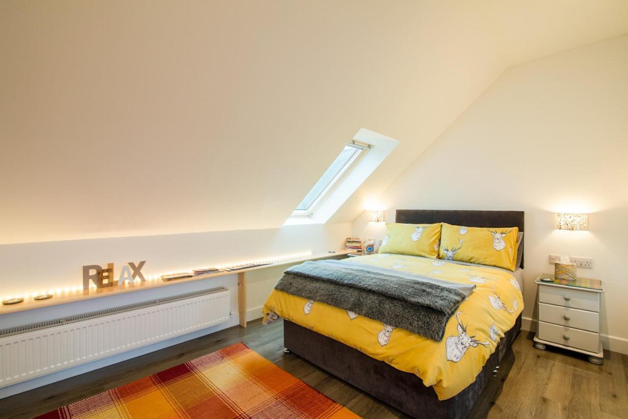 Allt Mor Rentals - Chalet With Hot Tub, And Studio Apartment No Hot Tub Roybridge Extérieur photo