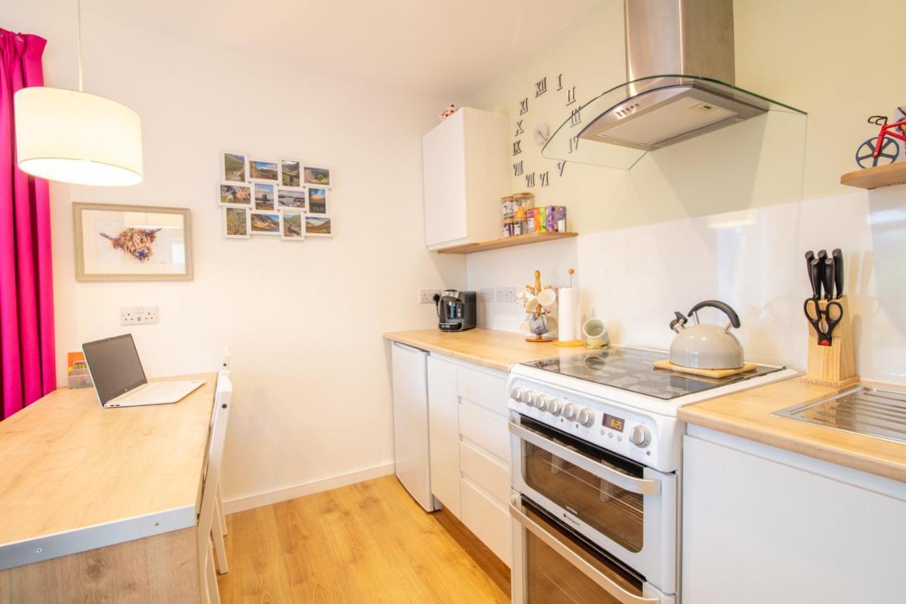 Allt Mor Rentals - Chalet With Hot Tub, And Studio Apartment No Hot Tub Roybridge Extérieur photo