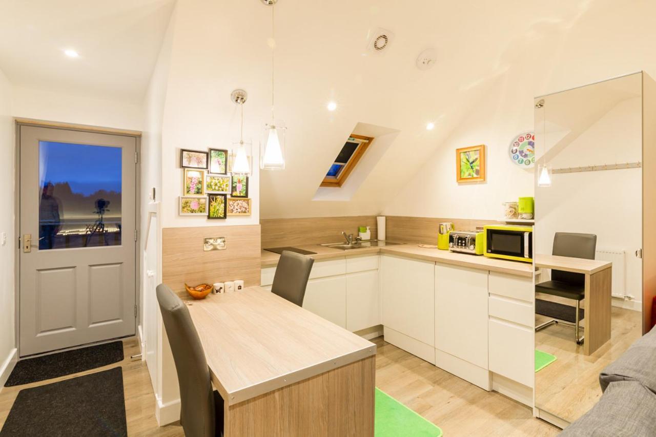 Allt Mor Rentals - Chalet With Hot Tub, And Studio Apartment No Hot Tub Roybridge Extérieur photo