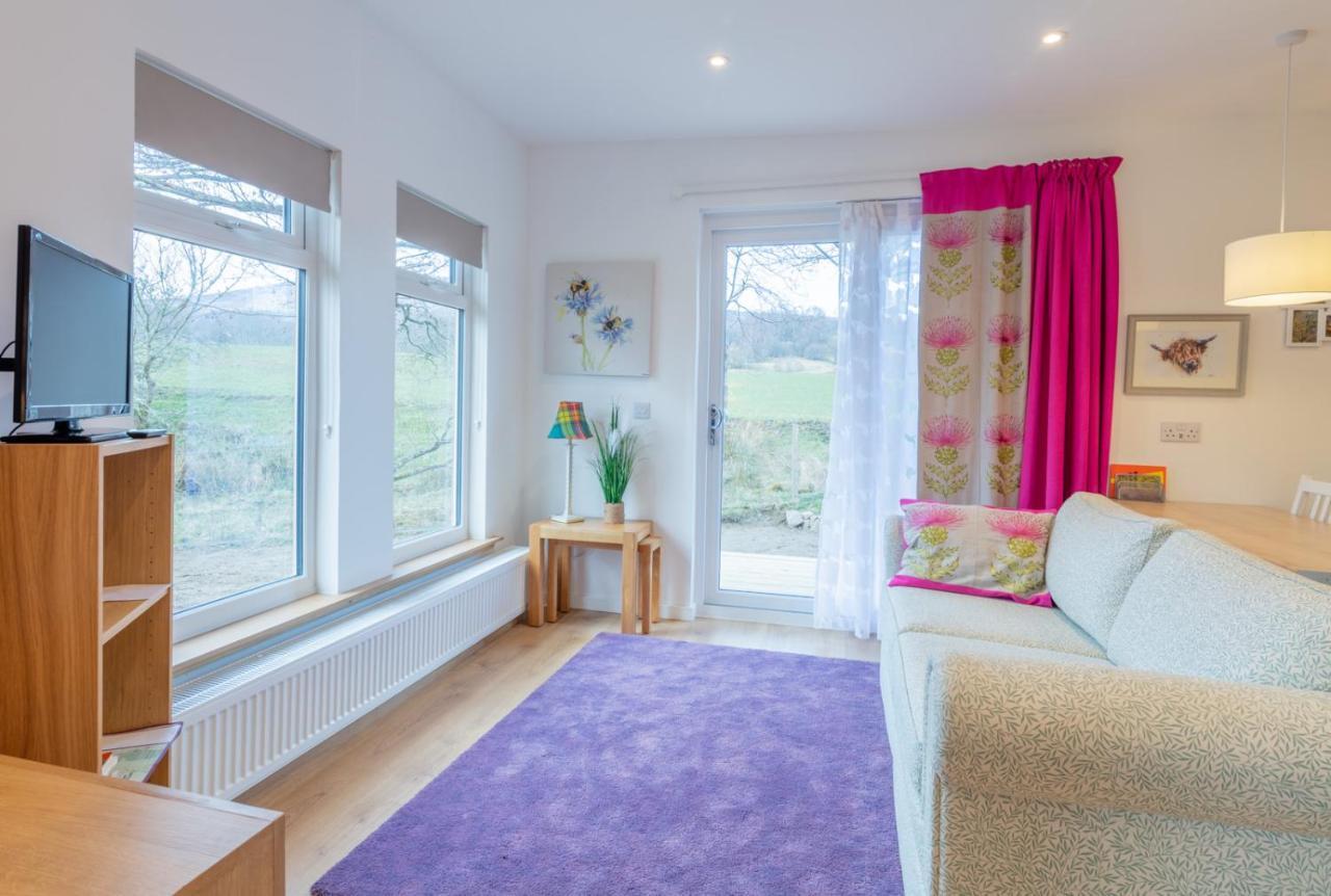 Allt Mor Rentals - Chalet With Hot Tub, And Studio Apartment No Hot Tub Roybridge Extérieur photo